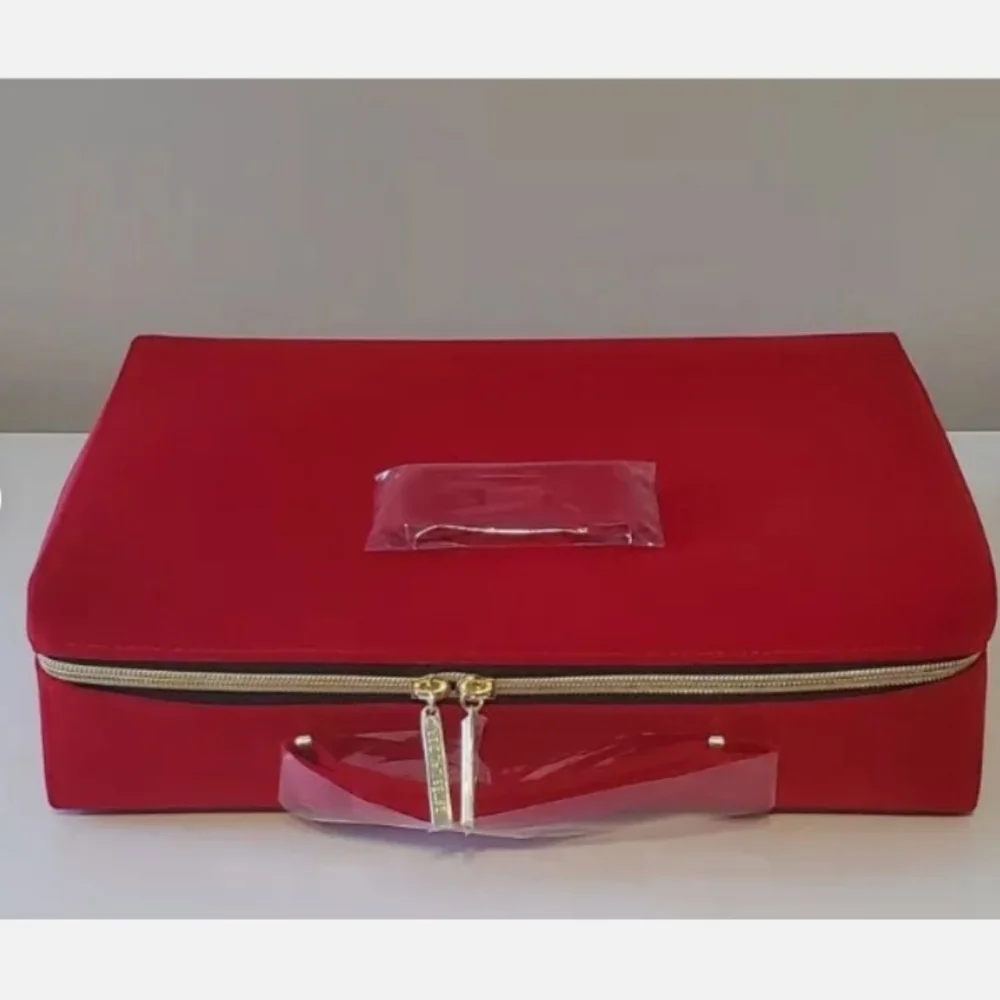 Estee Lauder Red Velvety Bow Holiday Travel/Makeup Bag